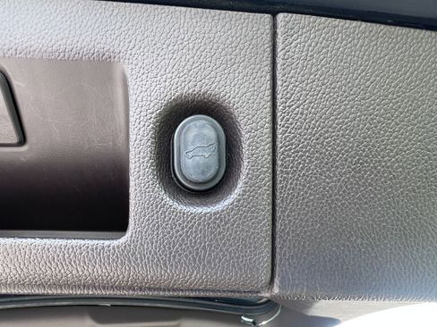 Used 2015 Chevrolet Tahoe LTZ AWD/4WD image 19