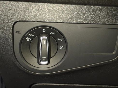 Certified 2023 Volkswagen Tiguan SEL R-Line image 11