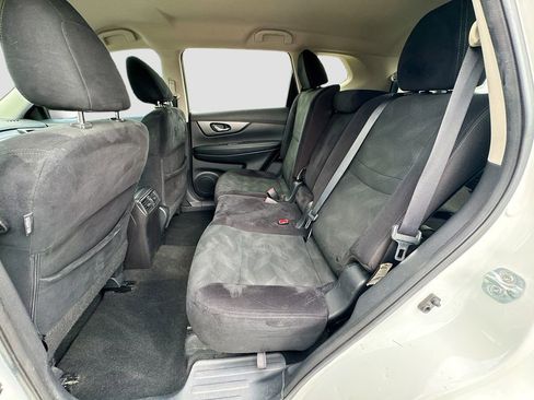 Used 2015 Nissan Rogue S w/ S Family Package image 29