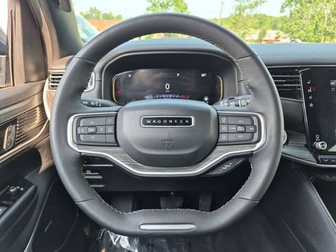 Used 2024 Jeep Wagoneer L Series II w/ Flexible Seating Group AWD/4WD image 31