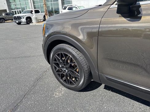 Used 2022 Kia Telluride EX w/ EX Premium Package image 9