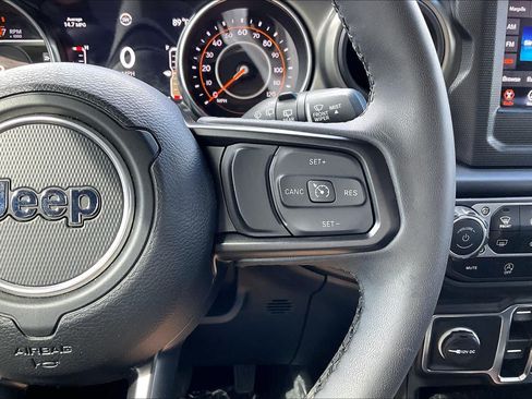 Used 2023 Jeep Wrangler Unlimited Sport AWD/4WD image 19