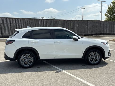 Certified 2027 Honda HR-V LX image 7