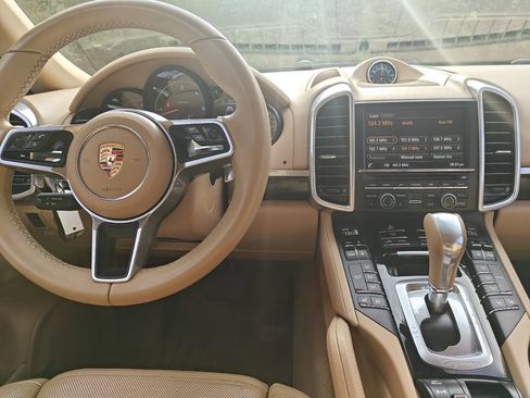 Used 2015 Porsche Cayenne Diesel w/ Premium Package image 25