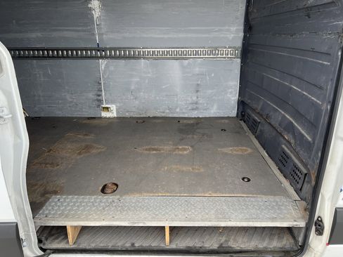 Used 2013 Mercedes-Benz Sprinter 2500 image 27