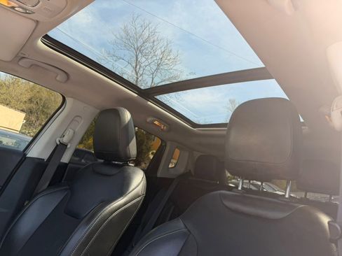 Used 2017 Jeep Compass Latitude w/ Popular Equipment Group image 34