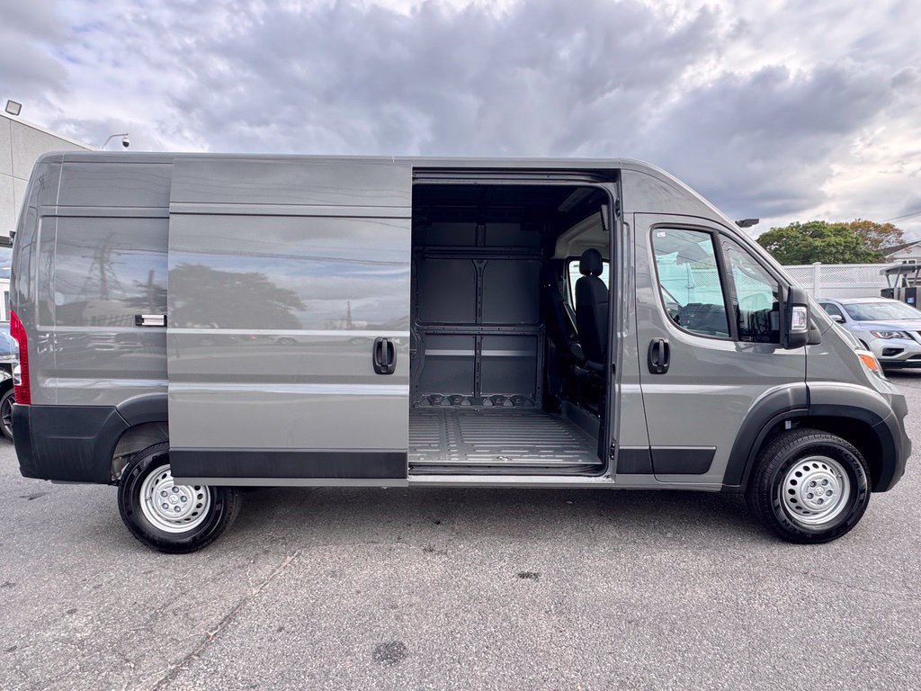Used 2026 RAM ProMaster 2500 w/ Safety Group FWD image 10