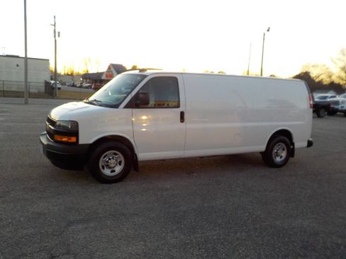 Used 2020 Chevrolet Express 3500 Extended w/ Driver Convenience Package image 1