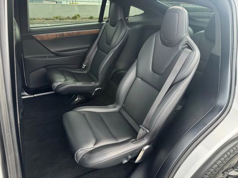 Used 2017 Tesla Model X 75D image 40