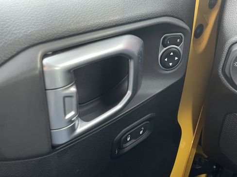 Used 2020 Jeep Wrangler Unlimited Rubicon w/ Dual Top Group image 16