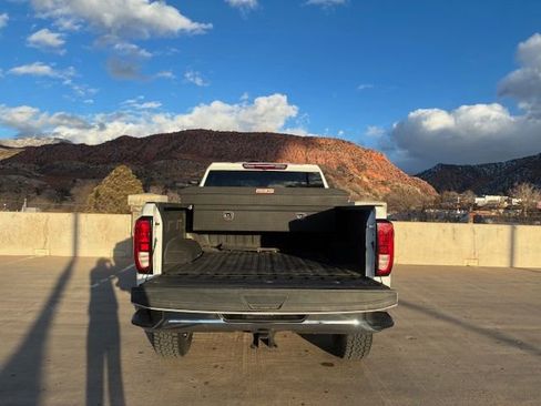 Used 2024 GMC Sierra 2500 Pro w/ Convenience Package image 8