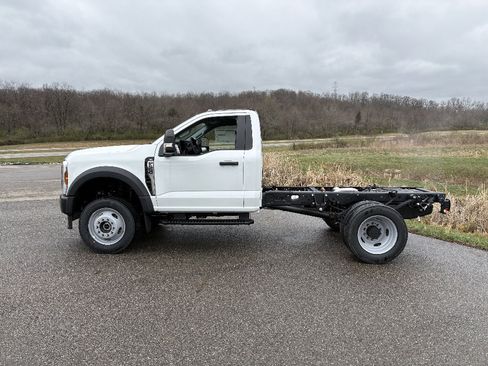 New 2026 Ford F550 4x4 Regular Cab Super Duty w/ Snow Plow Prep Package image 2