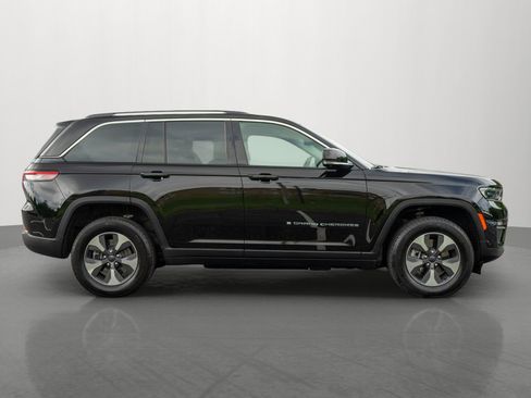 Used 2022 Jeep Grand Cherokee Limited 4xe w/ Luxury Tech Group II AWD/4WD image 8