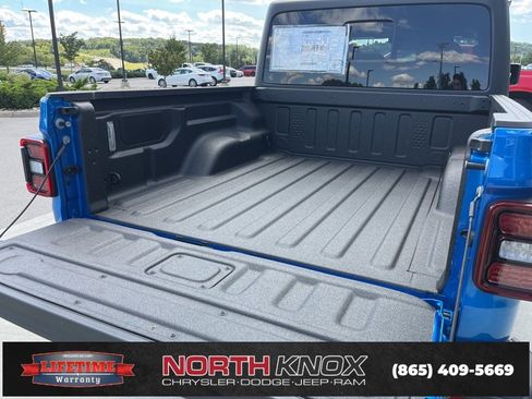 New 2025 Jeep Gladiator Sport image 20