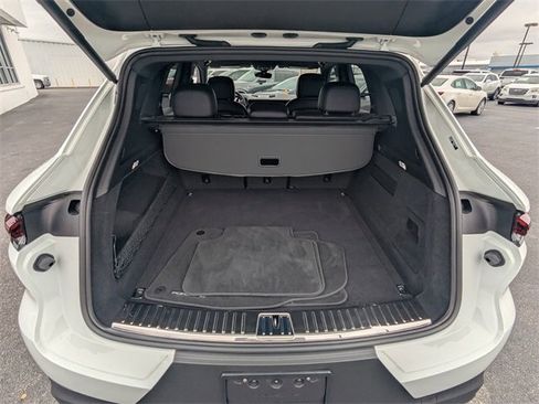 Used 2024 Porsche Cayenne image 13