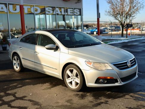 Used 2009 Volkswagen CC Luxury image 3