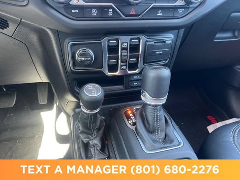 Used 2025 Jeep Gladiator Sport AWD/4WD image 24