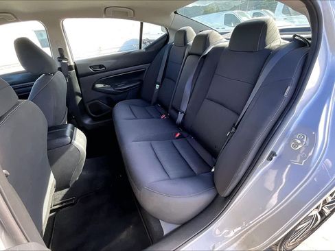 Used 2024 Nissan Altima 2.5 SV FWD image 29