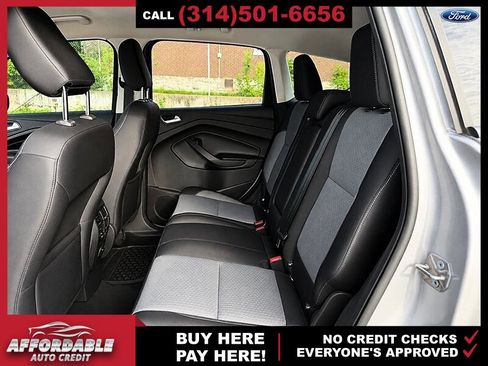 Used 2019 Ford Escape SE FWD image 10