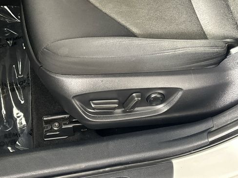 Used 2021 Toyota Camry LE image 19