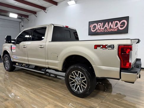 Used 2017 Ford F250 Lariat w/ Lariat Ultimate Package AWD/4WD image 9