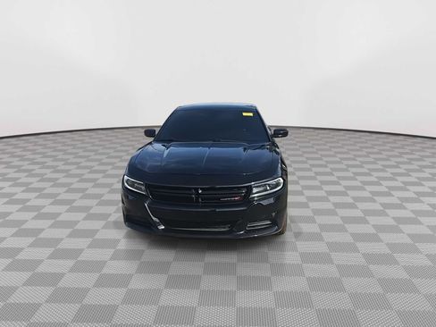 Used 2021 Dodge Charger SXT RWD image 3