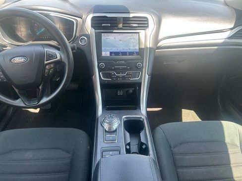 Used 2020 Ford Fusion SE FWD image 11