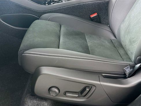 New 2026 Volvo XC40 B5 Ultra w/ Protection Package Premier AWD/4WD image 17