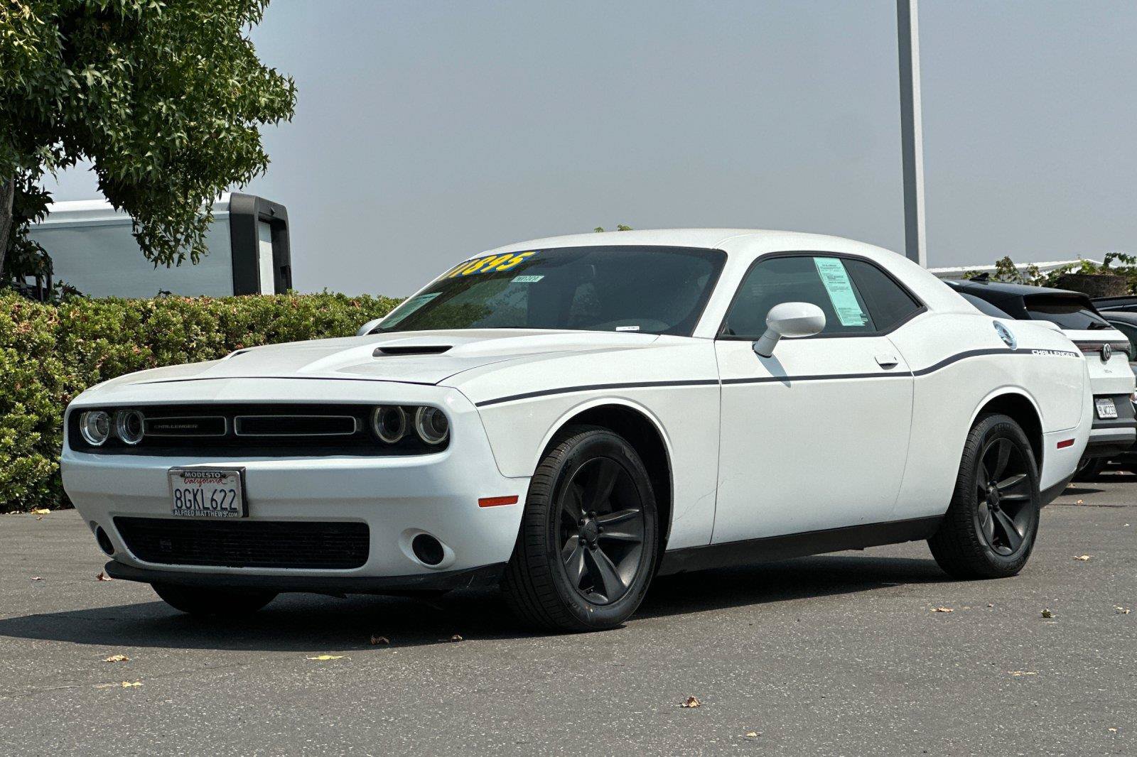 Used 2018 Dodge Challenger SXT RWD image 7
