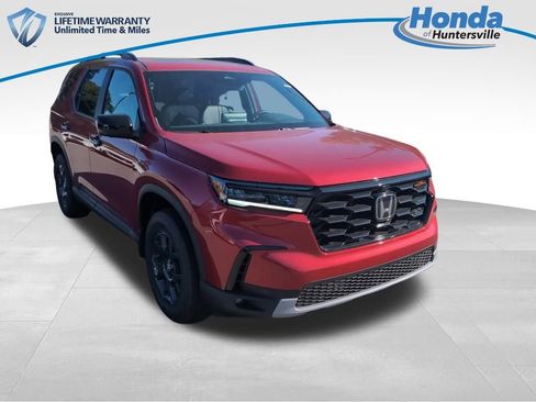 New 2025 Honda Pilot TrailSport image 1
