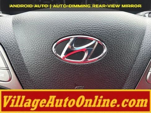 Used 2017 Hyundai Santa Fe Limited AWD/4WD image 19