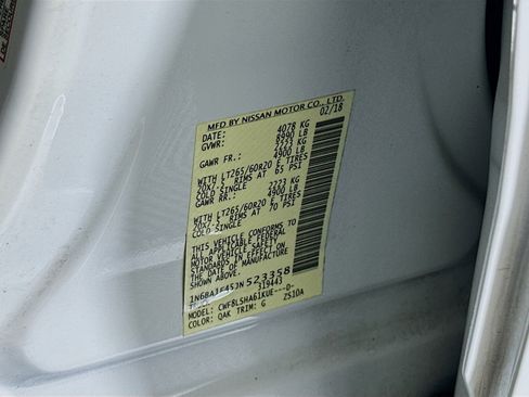 Used 2018 Nissan Titan SV w/ SV Convenience Package image 12