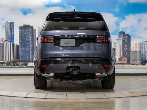 Certified 2025 Land Rover Discovery Dynamic SE image 11