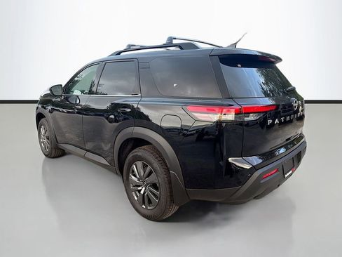 New 2025 Nissan Pathfinder SV w/ Cargo Package image 6