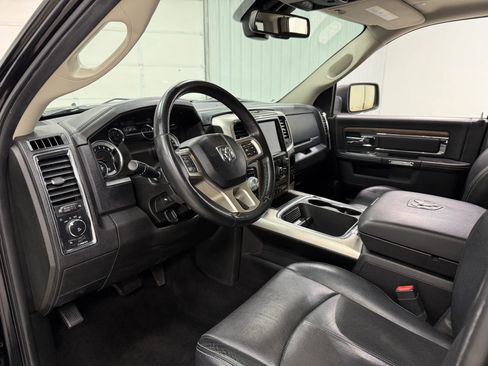 Used 2018 RAM 1500 Laramie w/ Convenience Group AWD/4WD image 12