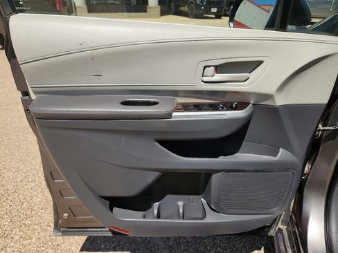 Used 2024 Toyota Sienna LE FWD image 14