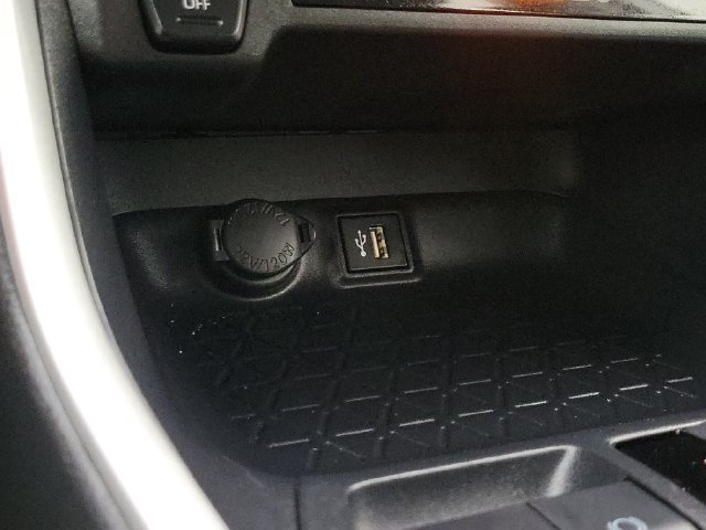 Used 2025 Toyota RAV4 LE FWD image 32