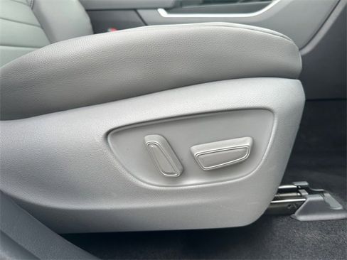 Used 2022 Toyota Highlander XLE image 33