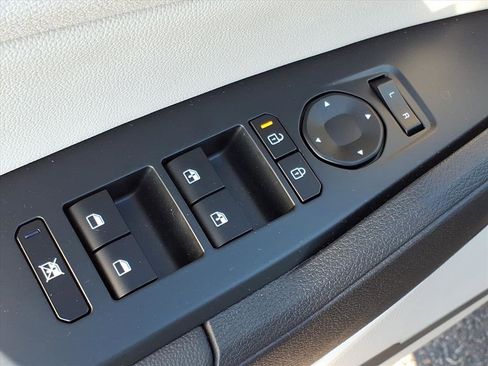 Used 2026 Kia Sportage EX image 11