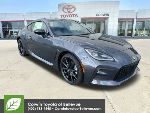 New 2025 Toyota GR86 Premium image 2