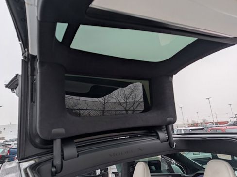 Used 2022 Tesla Model X Plaid image 20