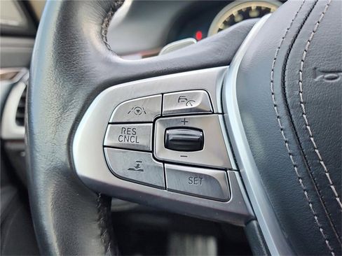 Used 2019 BMW 740i image 15