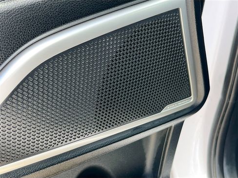 Used 2022 Kia Telluride EX w/ EX Premium Package image 18