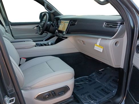 New 2026 Jeep Grand Wagoneer L Limited AWD/4WD image 24