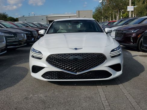 Used 2023 Genesis G70 2.0T image 2