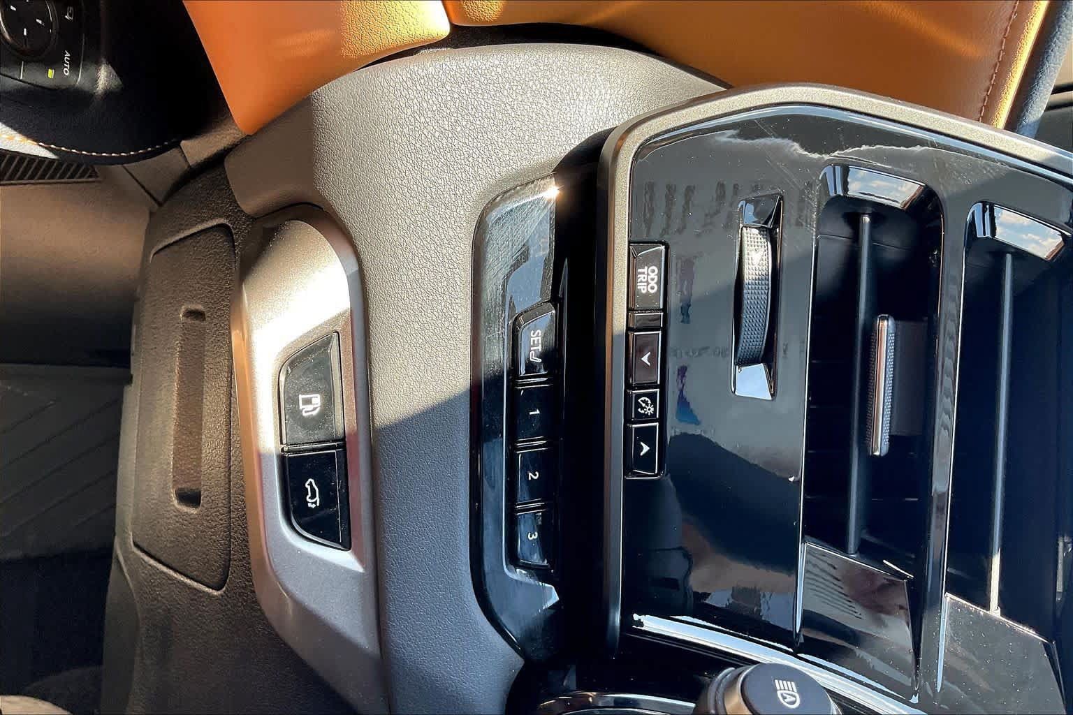Used 2023 Lexus RX 350 Premium w/ Accessory Package (A2) FWD image 34