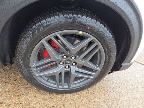 New 2026 Ford Explorer ST AWD/4WD image 9