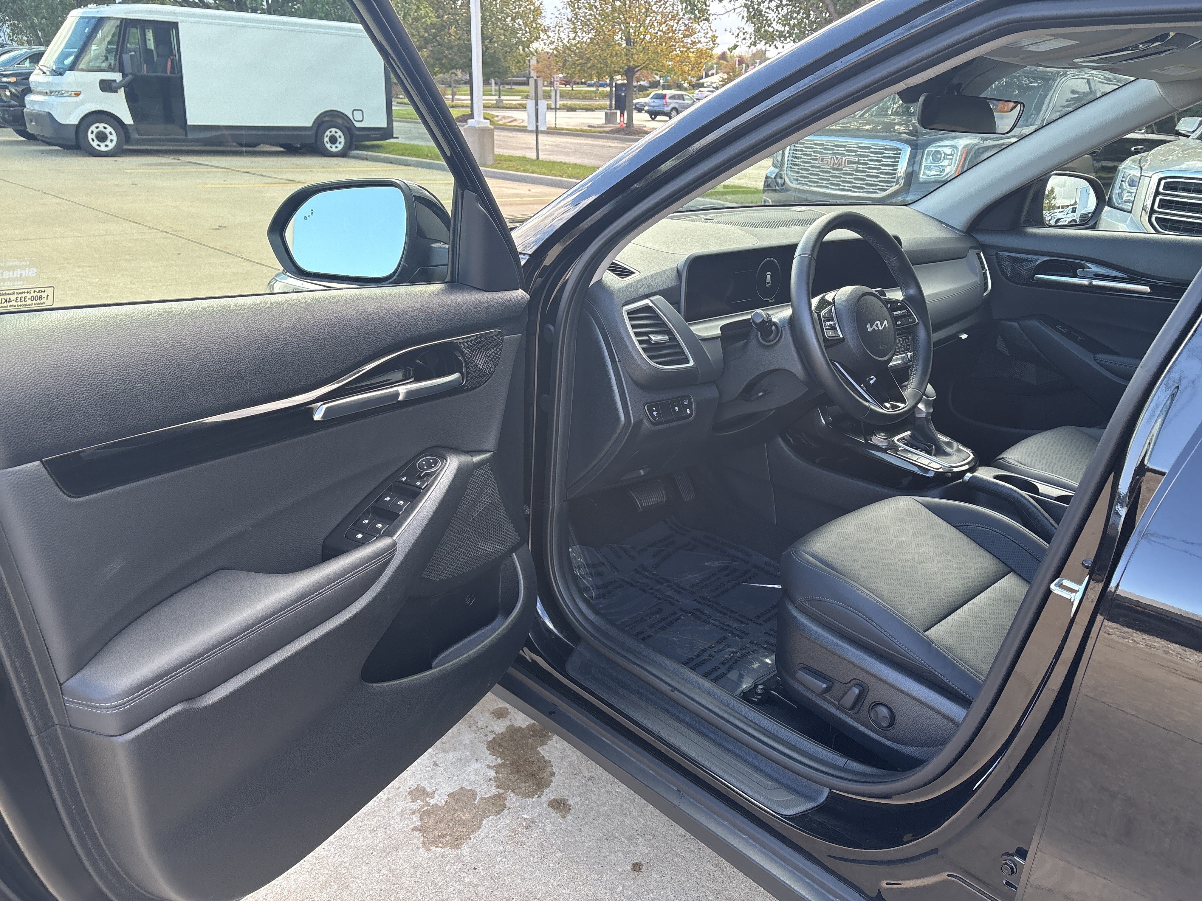Used 2026 Kia Seltos EX AWD/4WD image 10