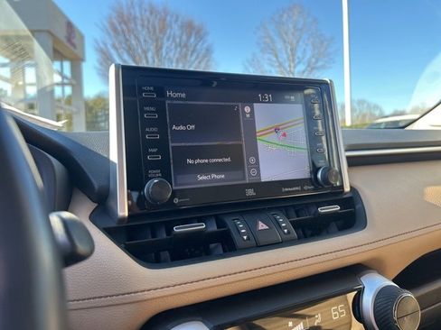 Used 2020 Toyota RAV4 Limited image 23