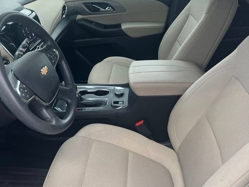 Used 2022 Chevrolet Traverse LS FWD image 9
